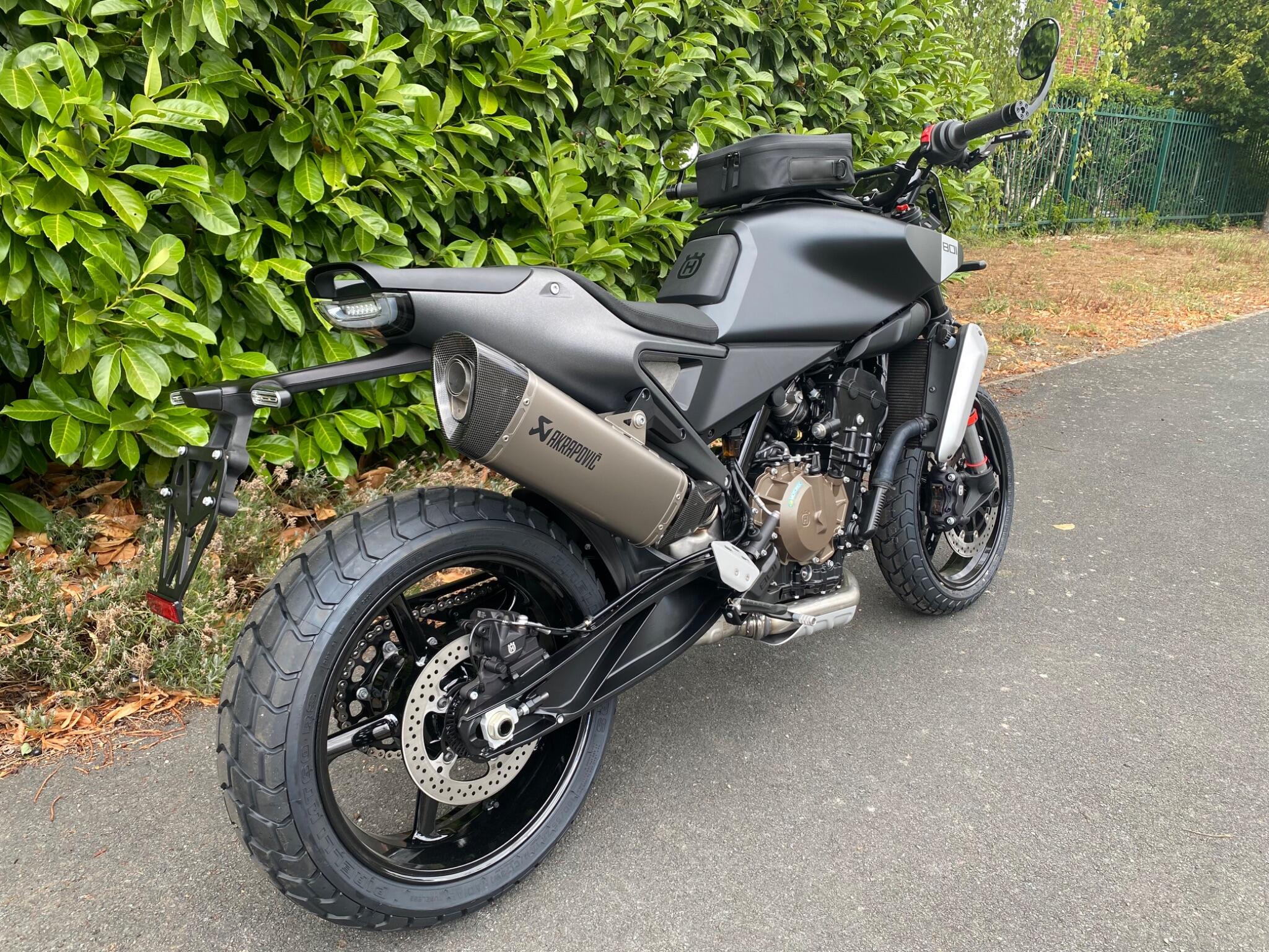 Husqvarna Svartpilen 801